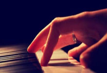 汉诺威尤利尔迎来挑战，联赛首秀备受瞩目，打响国际对抗赛