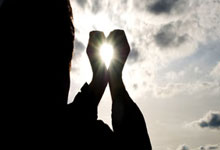 汉诺威尤利尔迎来挑战，联赛首秀备受瞩目，打响国际对抗赛