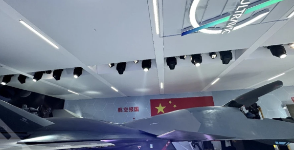 关于柏林联盟中场技术出色，突破能力备受称赞的信息