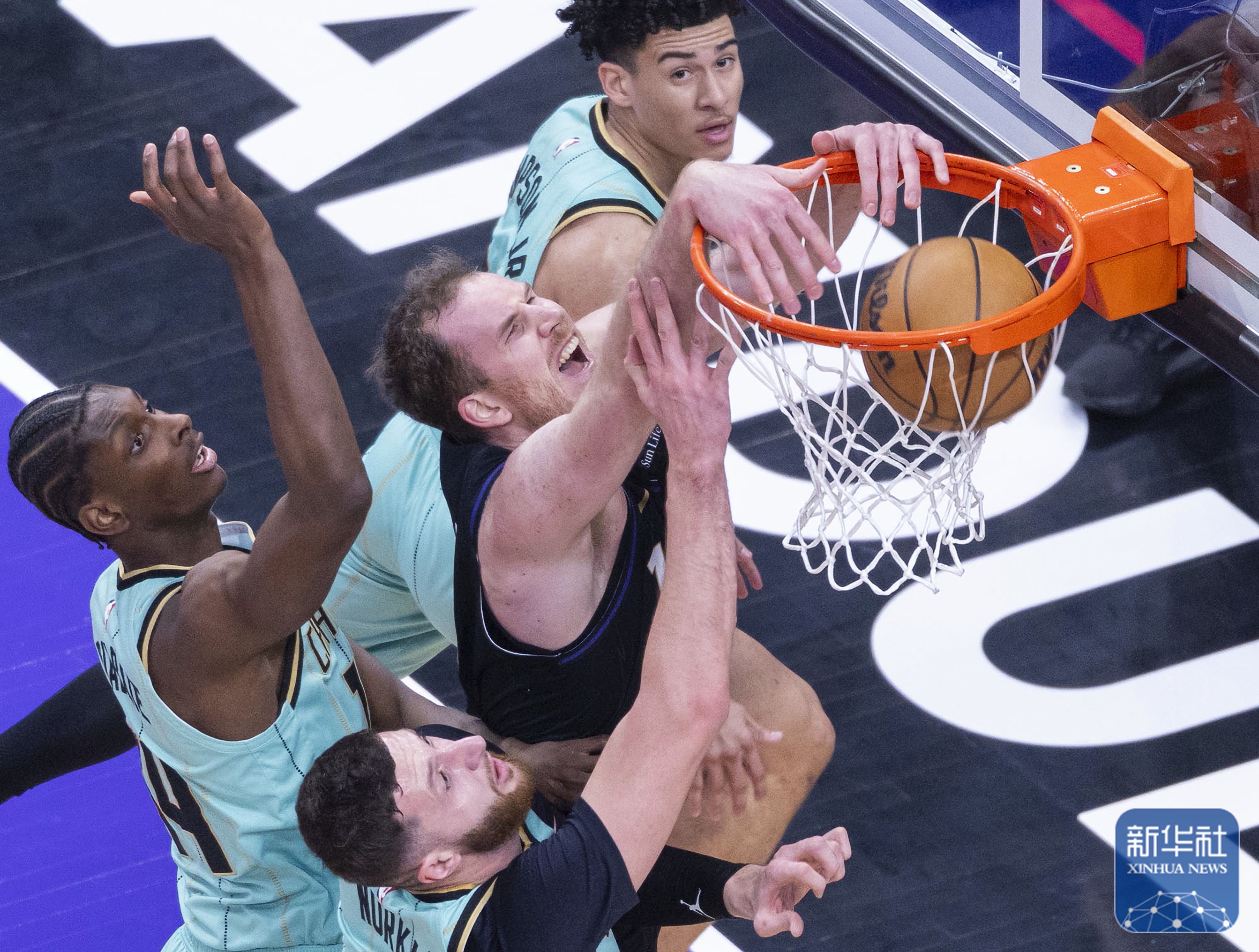 篮网主场击败黄蜂，豪取六连胜