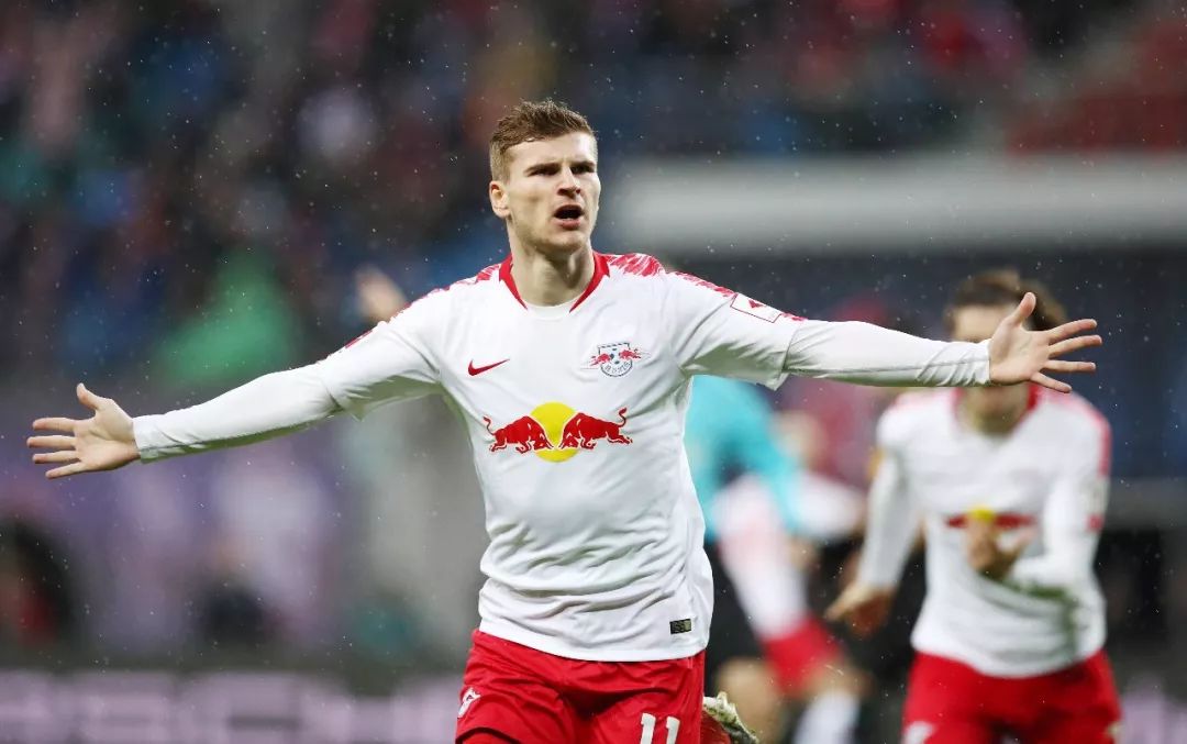 包含不莱梅客场遭逢平局，保持不败势头的词条