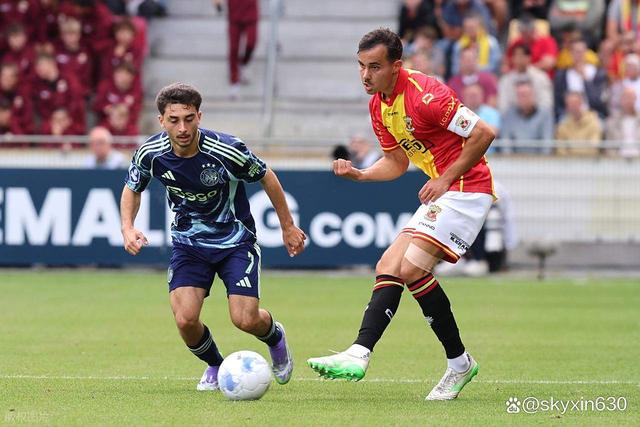 荷兰甲联赛冠军之战，阿贾克斯和埃因霍温的较量的简单介绍